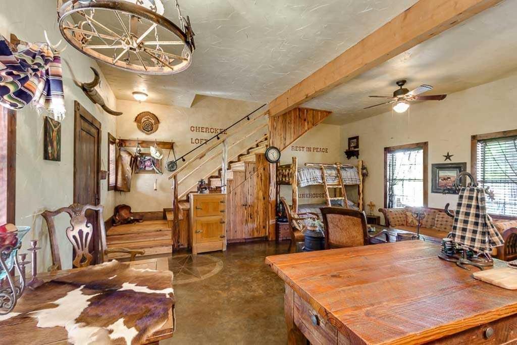 Last Outpost Bandera Ranch House Exterior photo