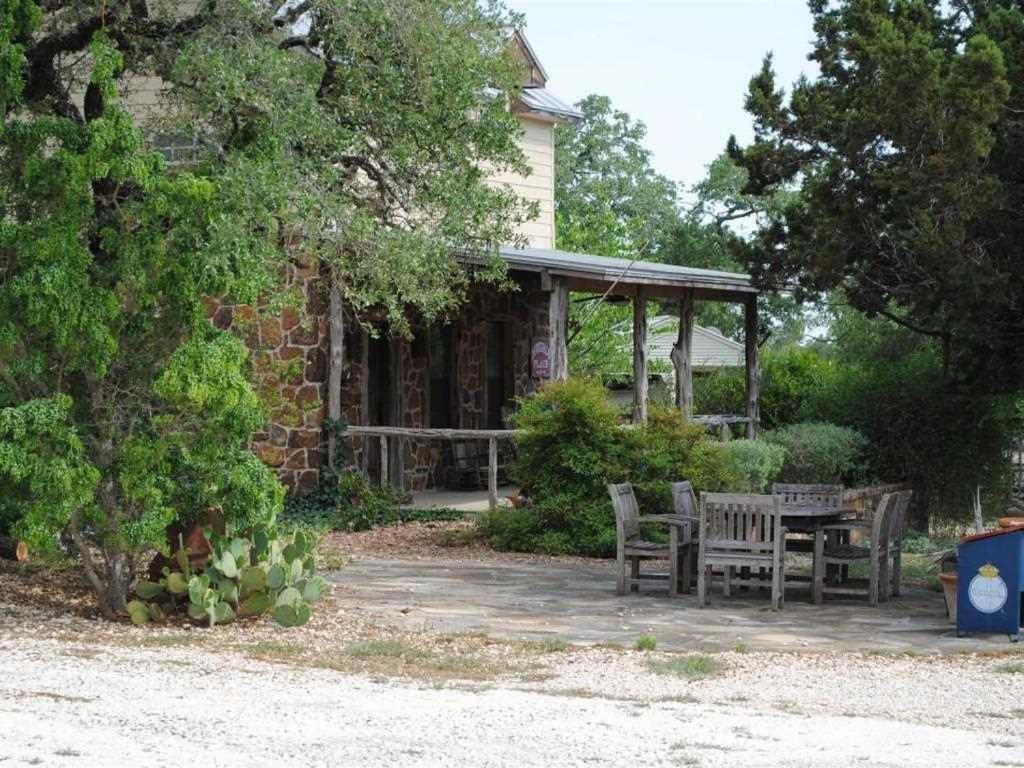 Last Outpost Bandera Ranch House Exterior photo